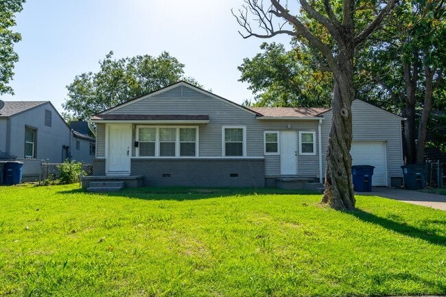 Primary Photo - 3 Bed / 1 Bath in Tulsa!