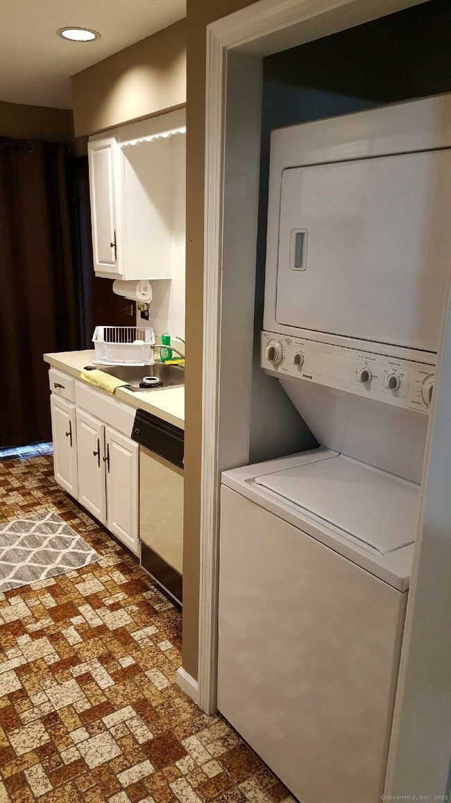 Building Photo - 405 Glendale Ave