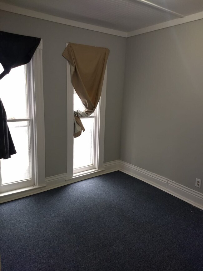 Building Photo - 113 Clifford Ave