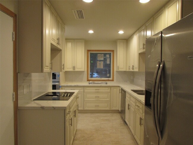 Building Photo - 201 Vanderpool Ln