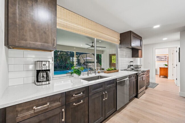 Building Photo - 606 Wedge Dr