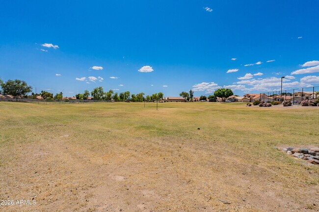 Building Photo - 9941 W Tonopah Dr