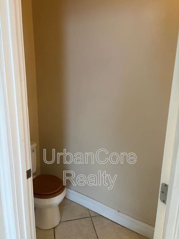 Building Photo - 410 N 32nd St