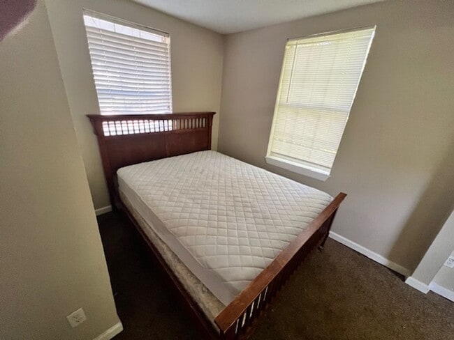 Building Photo - One bedroom - partially furnished