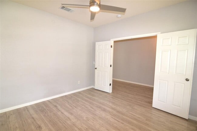 Building Photo - 916 Brighton Pl