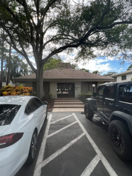 Building Photo - 3036 Eastland Blvd