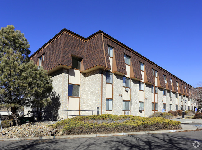 Primary Photo - Aspen Meadows Apartments