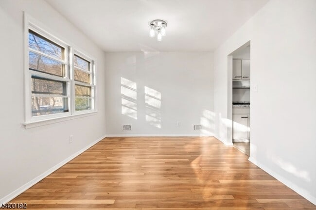 Building Photo - 19 Cooper Dr