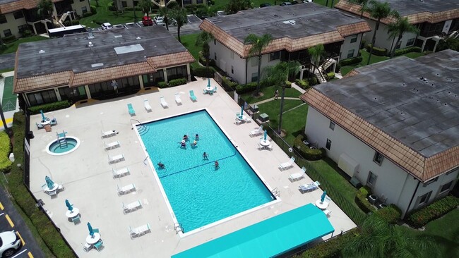 Building Photo - 7091 Golf Colony Ct