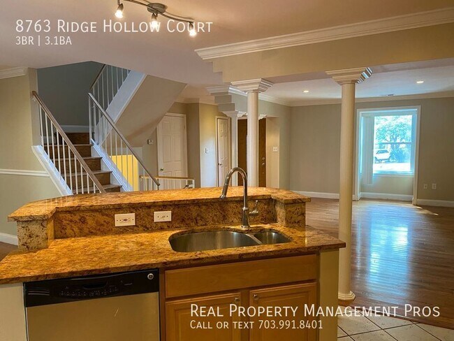 Building Photo - 8763 Ridge Hollow Ct