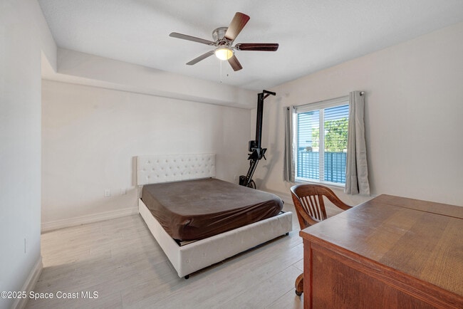 Building Photo - 1825 Riverside Dr