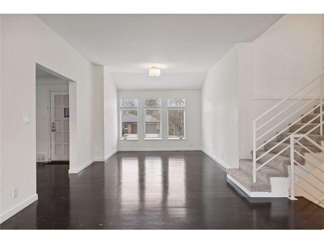 Building Photo - 301 Turnpike Rd