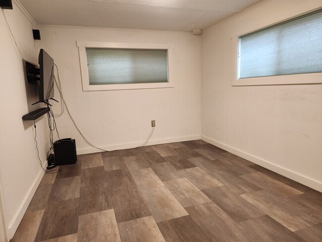 Building Photo - 2323 J St