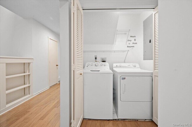 Building Photo - 605 A Heritage Hls