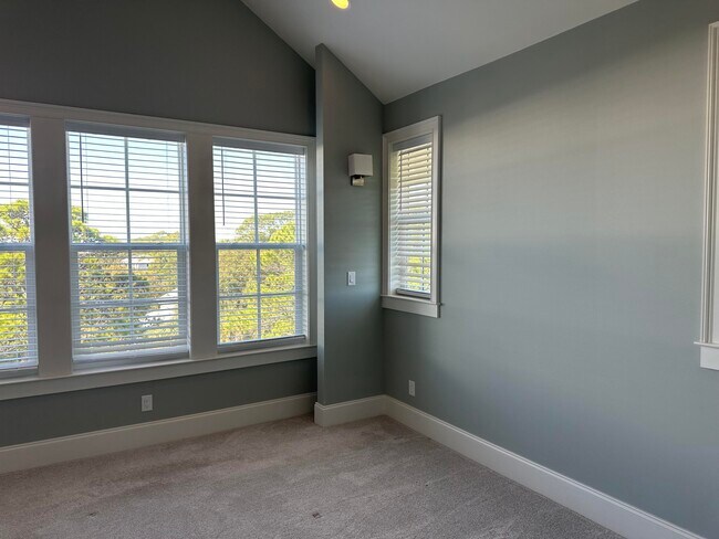 Building Photo - 28 Maritime Way