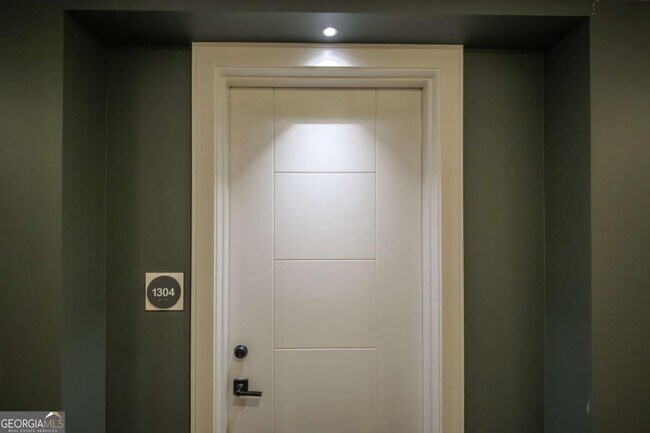 Building Photo - 788 West Marietta St NW