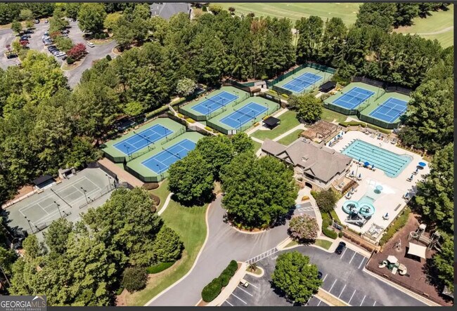 Building Photo - 8920 Doral Dr