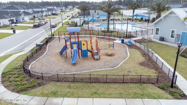 Building Photo - 581 Meadow Ridge Dr