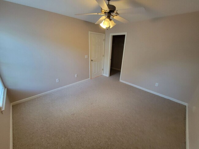 Building Photo - 3 Bed, 2 bath Home Available in Anderson