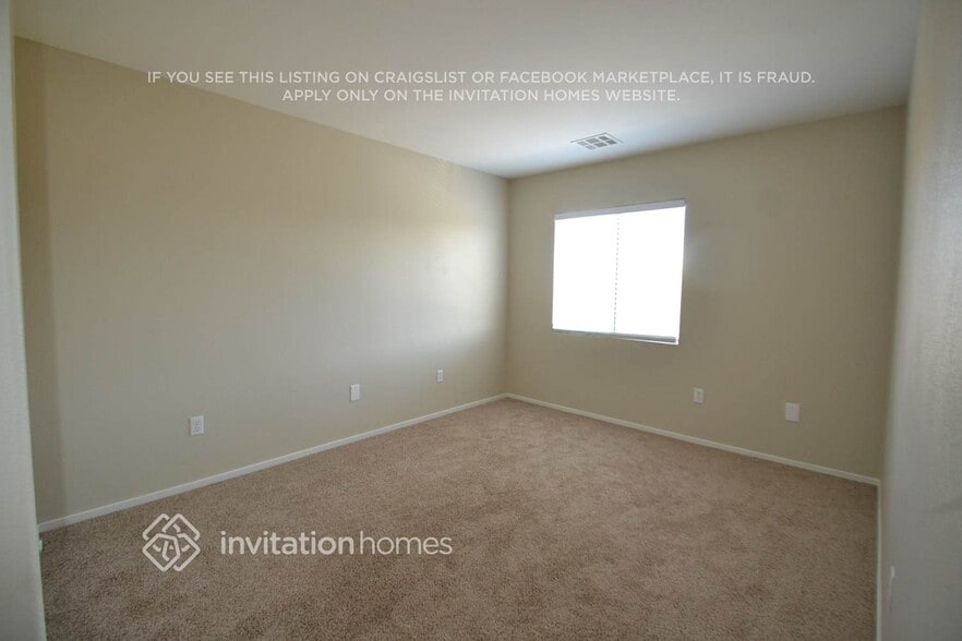 Building Photo - 528 E Riding Crop Ave