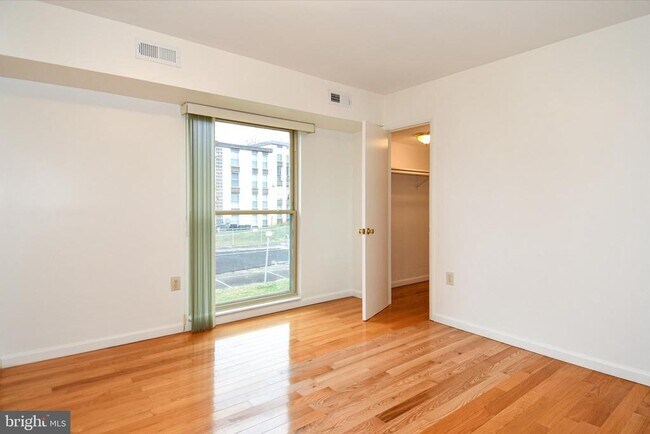 Building Photo - 5207 Newton St