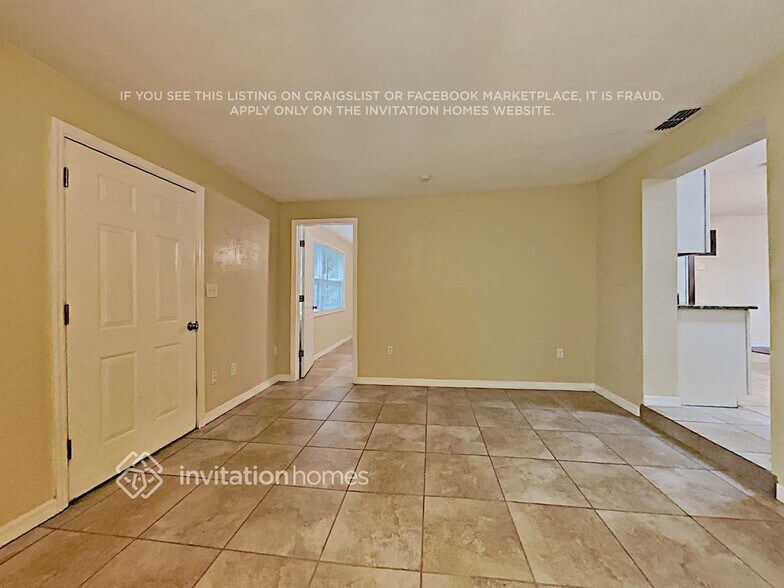 Building Photo - 300 Kilmer Ave