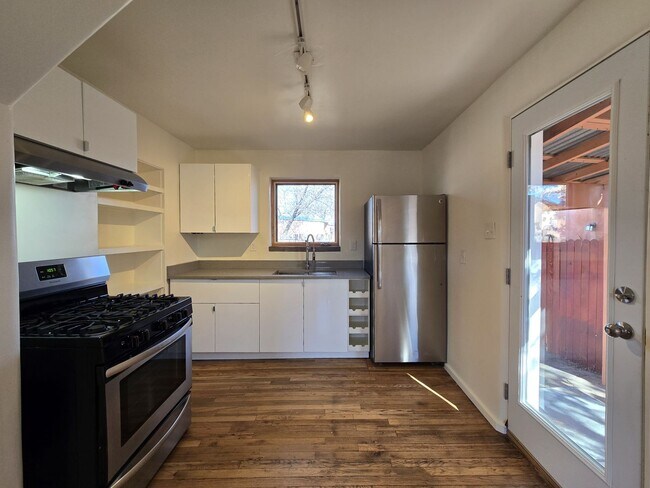 Building Photo - 235 Irvine St