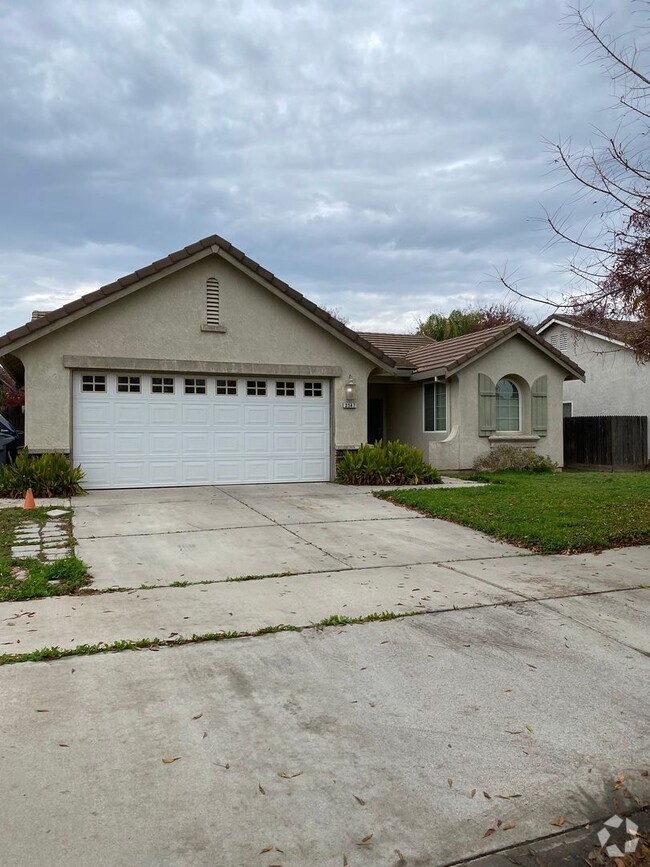 Building Photo - NORTH MERCED 3 BED 2 BATH