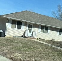 Building Photo - 2313 Roma Ln