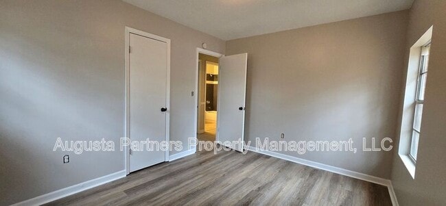 Building Photo - 2511 Drayton Dr