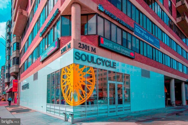 Building Photo - 2425 L St NW