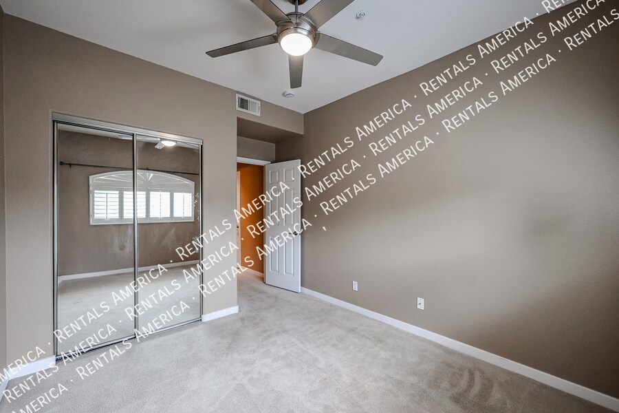 Building Photo - 8653 E Royal Palm Rd