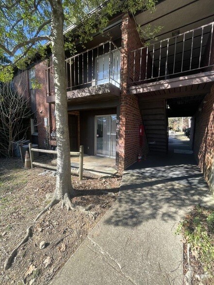 Building Photo - 5800 Falls of Neuse Road Unit Apt B
