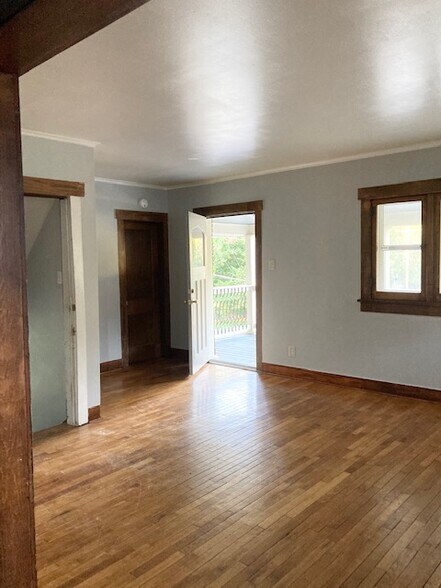 Unit entrance and balcony access from the living room. - 1301 SW Clay St