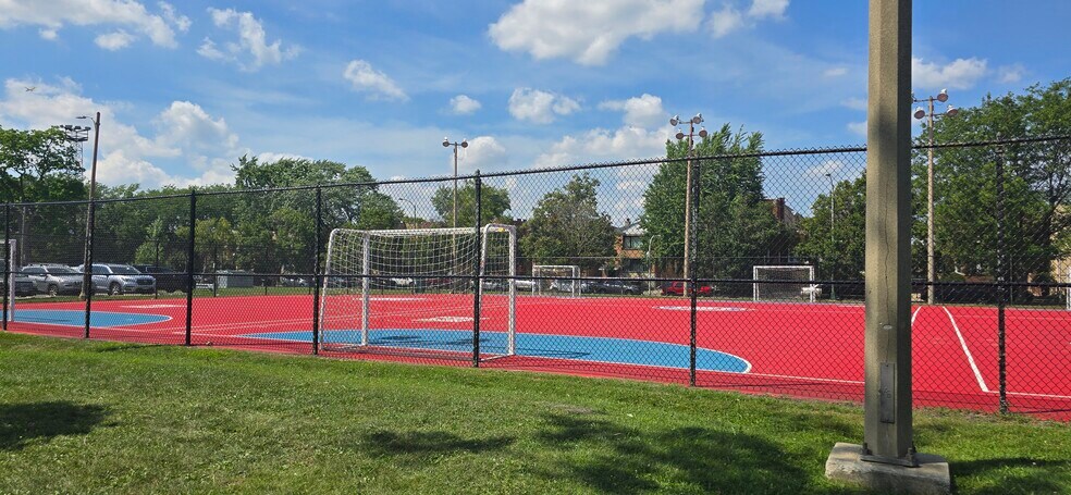 Building Photo - 4037 N Long Ave