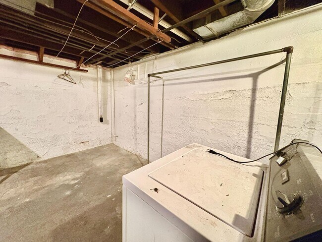 Building Photo - 1821 S Taylor St