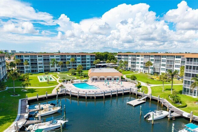 Building Photo - 2649 Florida Blvd