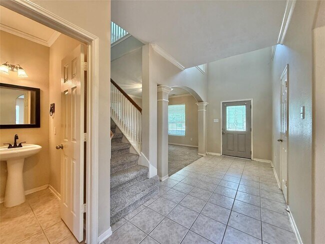 Building Photo - 25314 Oak Knot Dr