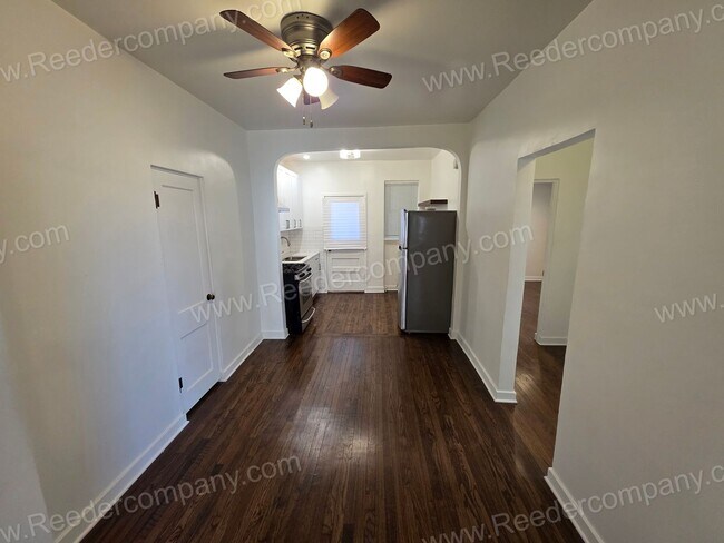 Building Photo - 1214 W 142nd St