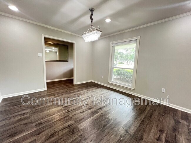 Building Photo - 13741 Willowridge Ave