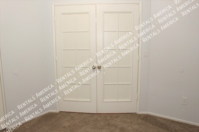 Building Photo - 3131 W Cochise Dr
