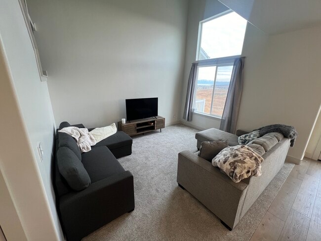 Building Photo - 987 W Coral Charm Way