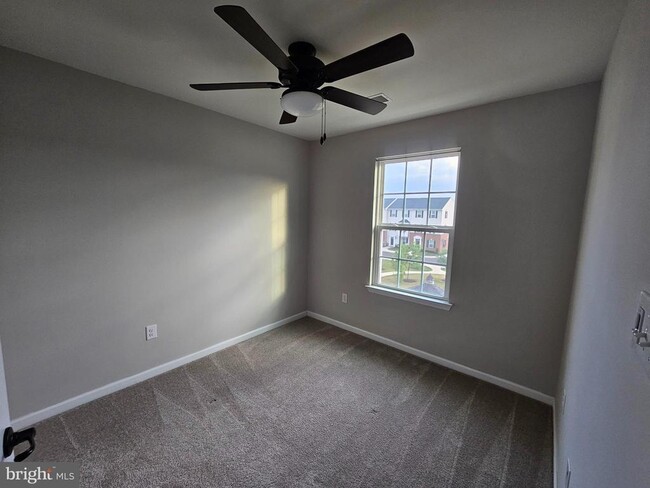 Building Photo - 251 Compass Dr