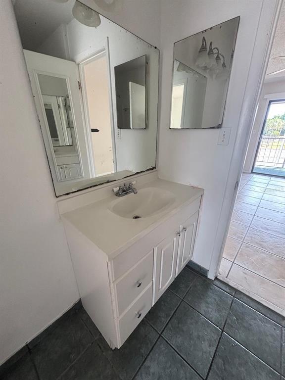 Building Photo - 4023 Henley Rd