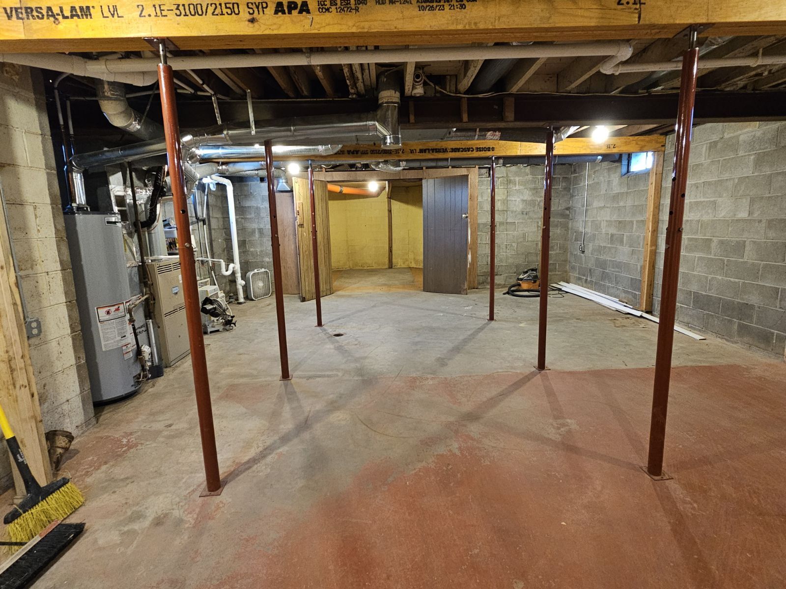 Full basement - 207 S East St