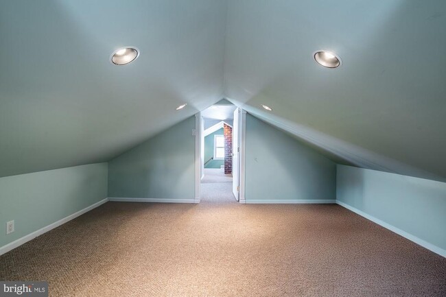 Building Photo - 106 Linderman Ave