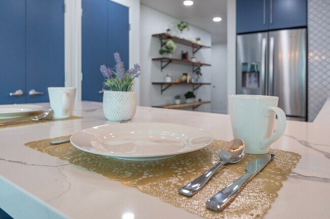 Building Photo - Beautiful 1 Bdrm, 1.5 Bath for Rent at Cortez Blu Condos in Cortez Hill