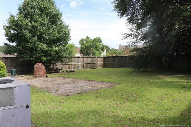 Building Photo - 5681 Pepperbush Dr