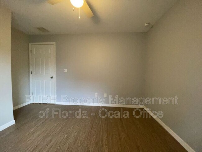 Building Photo - 3650 NE 41st St