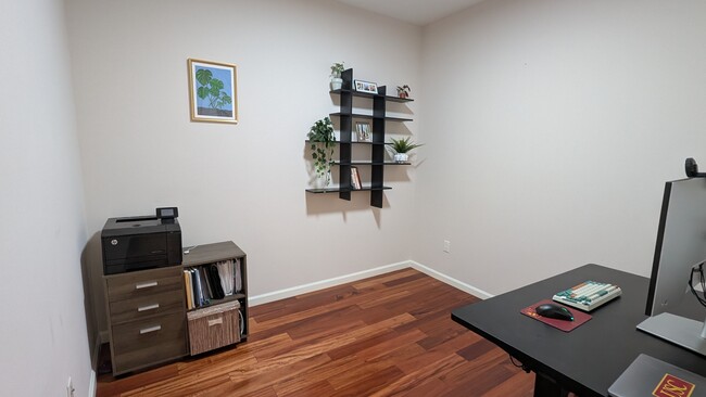 Building Photo - 940 Elden Ave